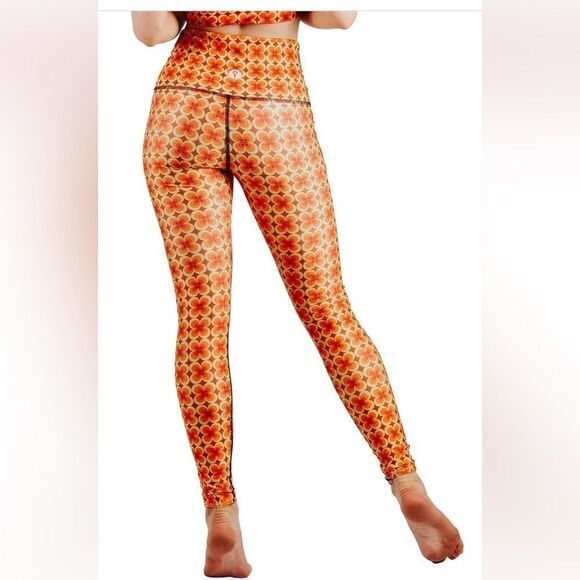 Yoga Democracy Groovy Girl Printed Yoga .Size Medium - Picture 3 of 7